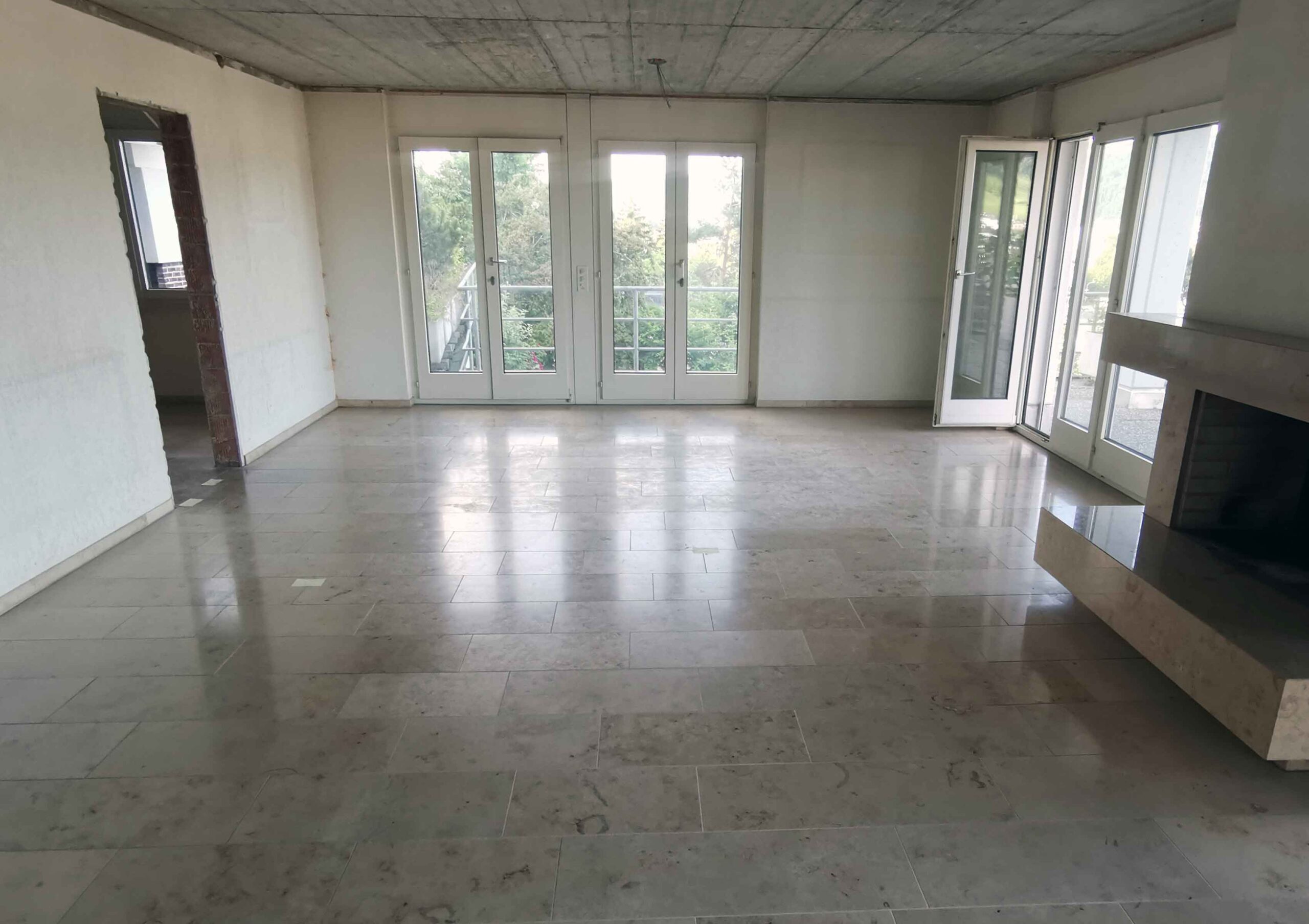 Reparaturschliff Jurastein vor der Behandlung